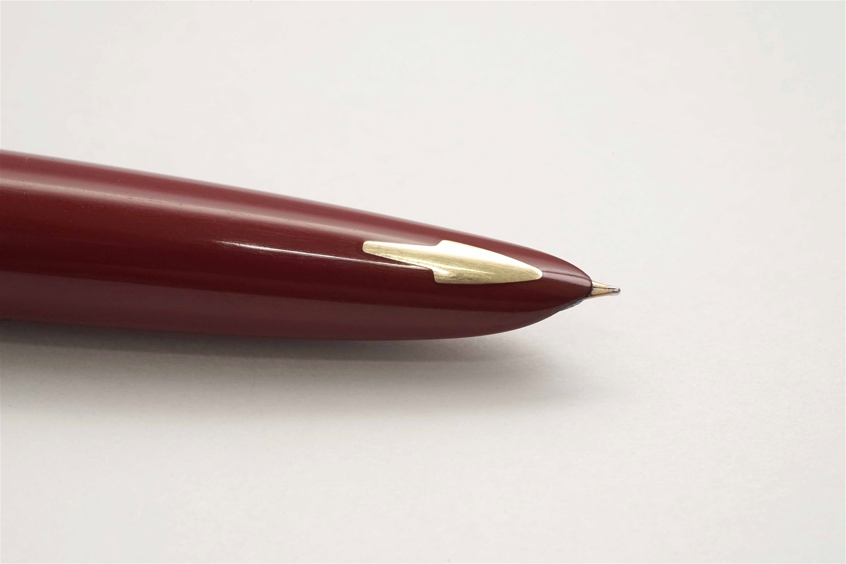 Parker 61　レイジレッド　ヘアールーム　RainbowCap F-nib Parker 61 Fountain Pen Mk I (1950s) - Red w/GT Heirloom